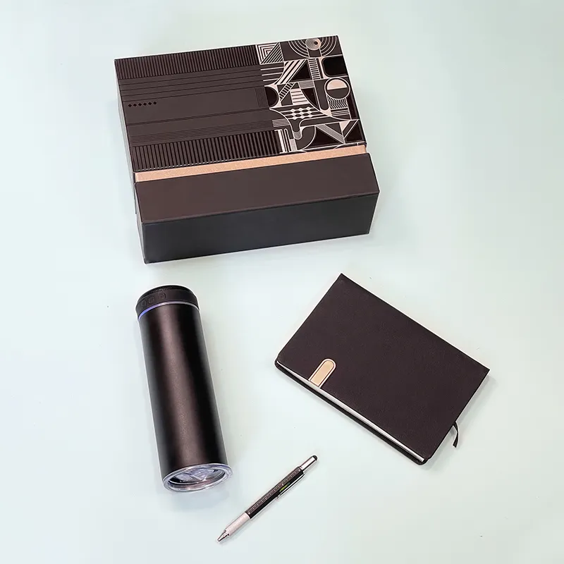 10 هدیه تبلیغاتی نمایشگاهی که بازدیدکنندگان واقعاً استفاده میکنند (برند شما فراموش نمیشود)