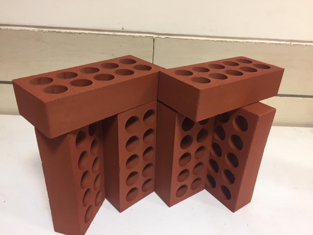 کارخانه لفتون قرمز